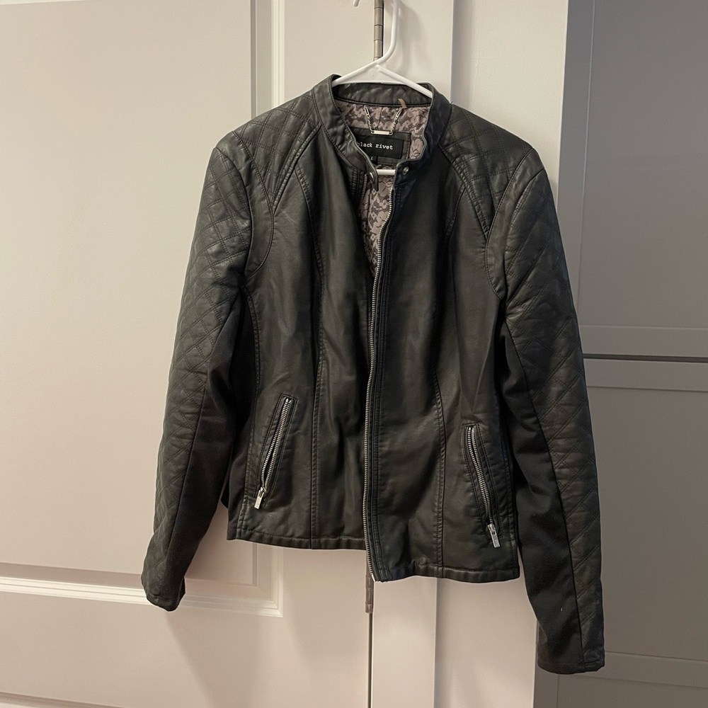 Black leather jacket. Size L